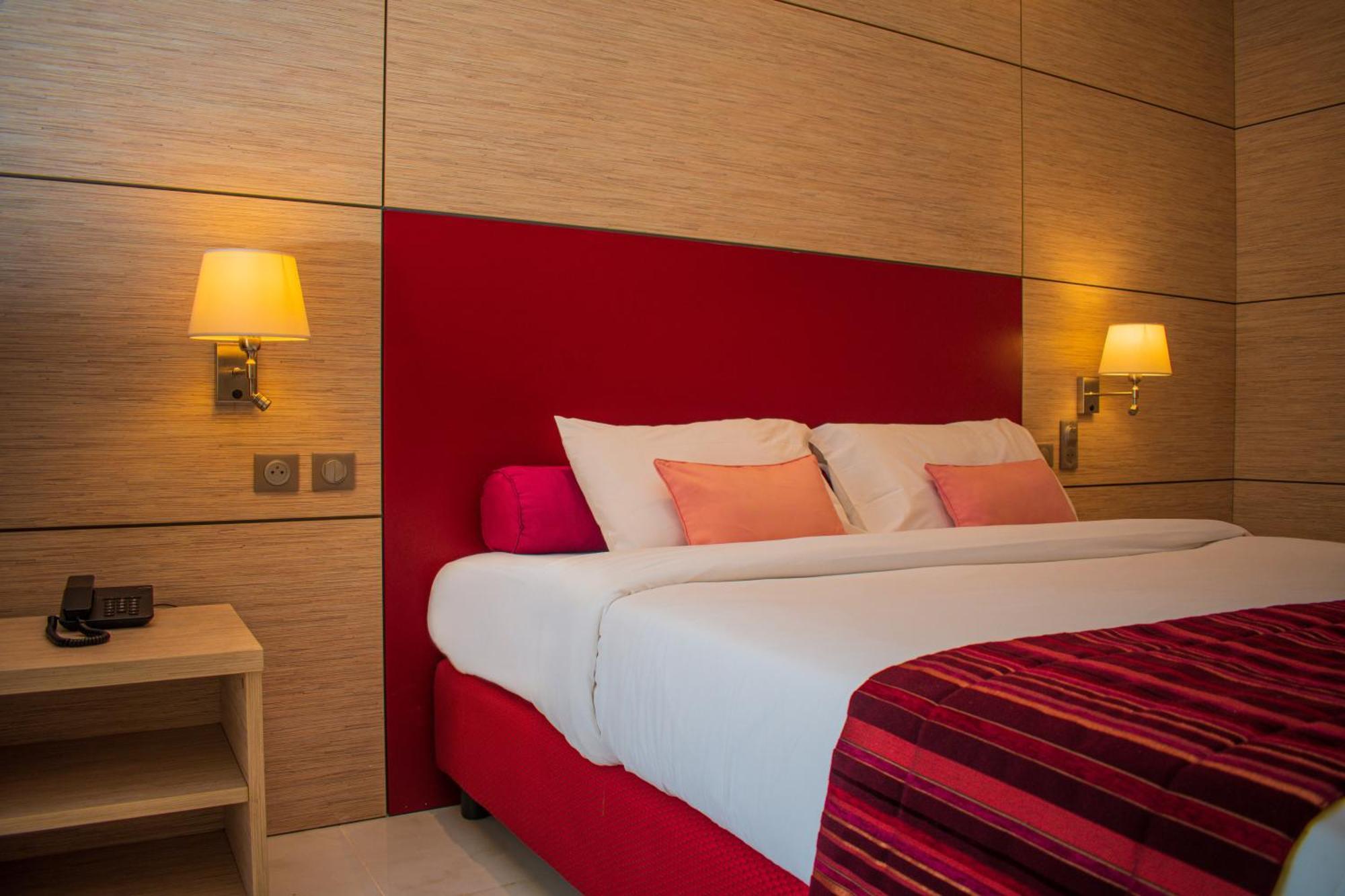 Hotel Sarakawa Lome Ngoại thất bức ảnh