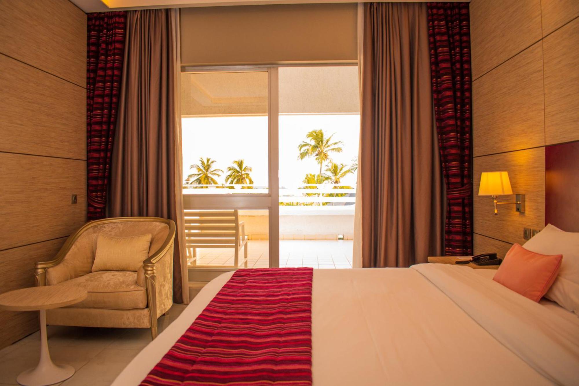Hotel Sarakawa Lome Ngoại thất bức ảnh