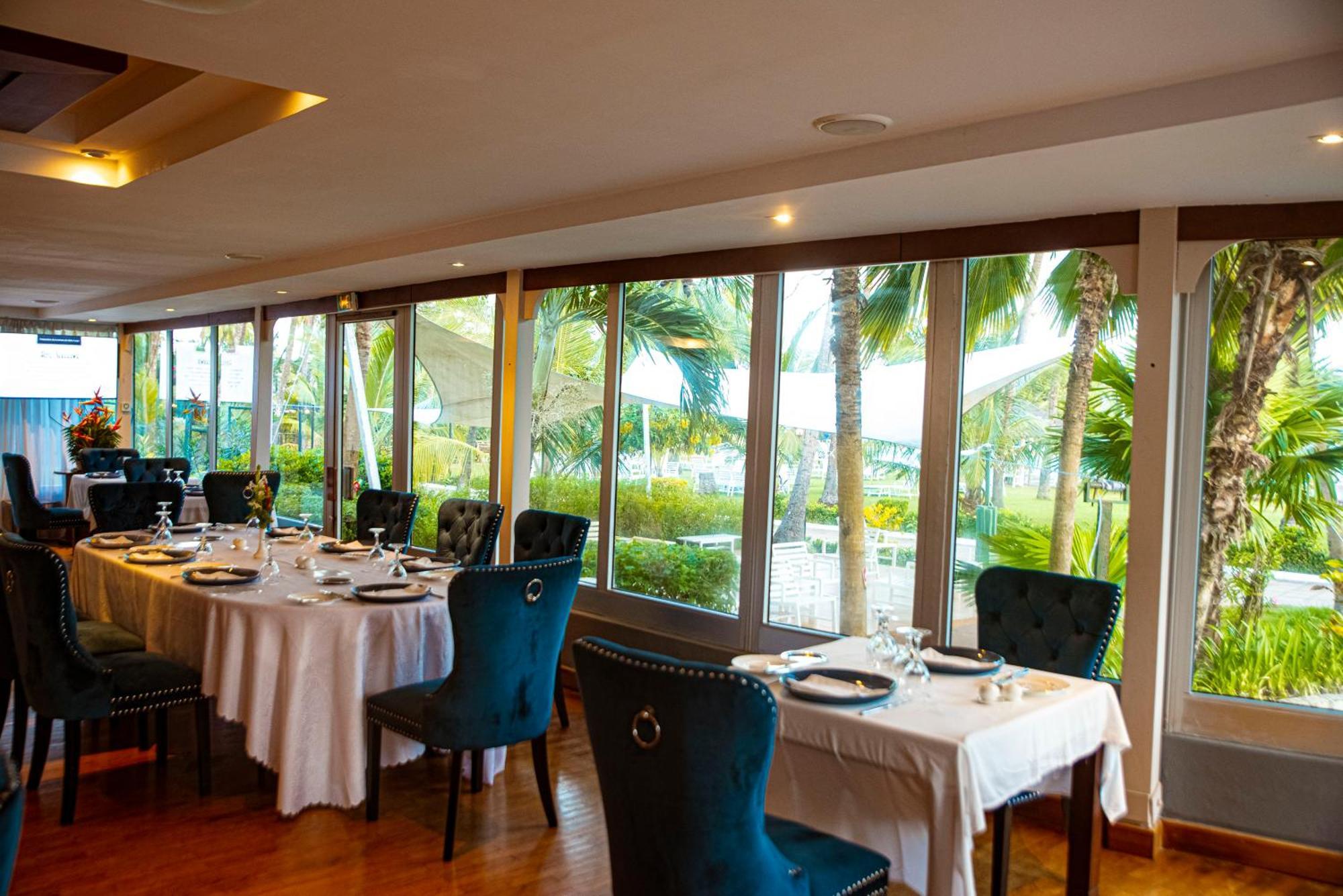Hotel Sarakawa Lome Ngoại thất bức ảnh