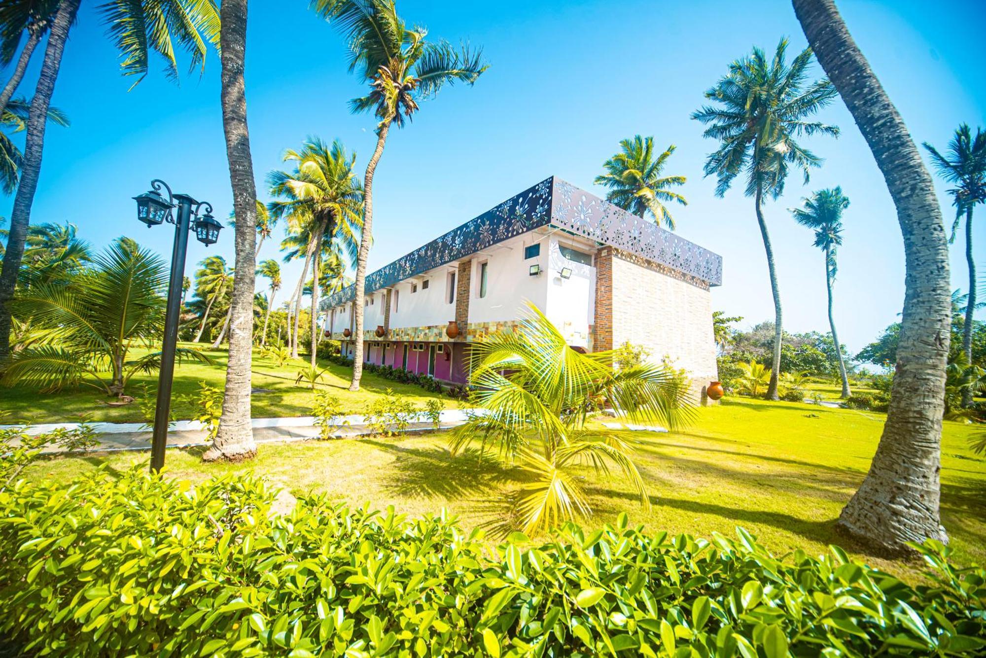 Hotel Sarakawa Lome Ngoại thất bức ảnh