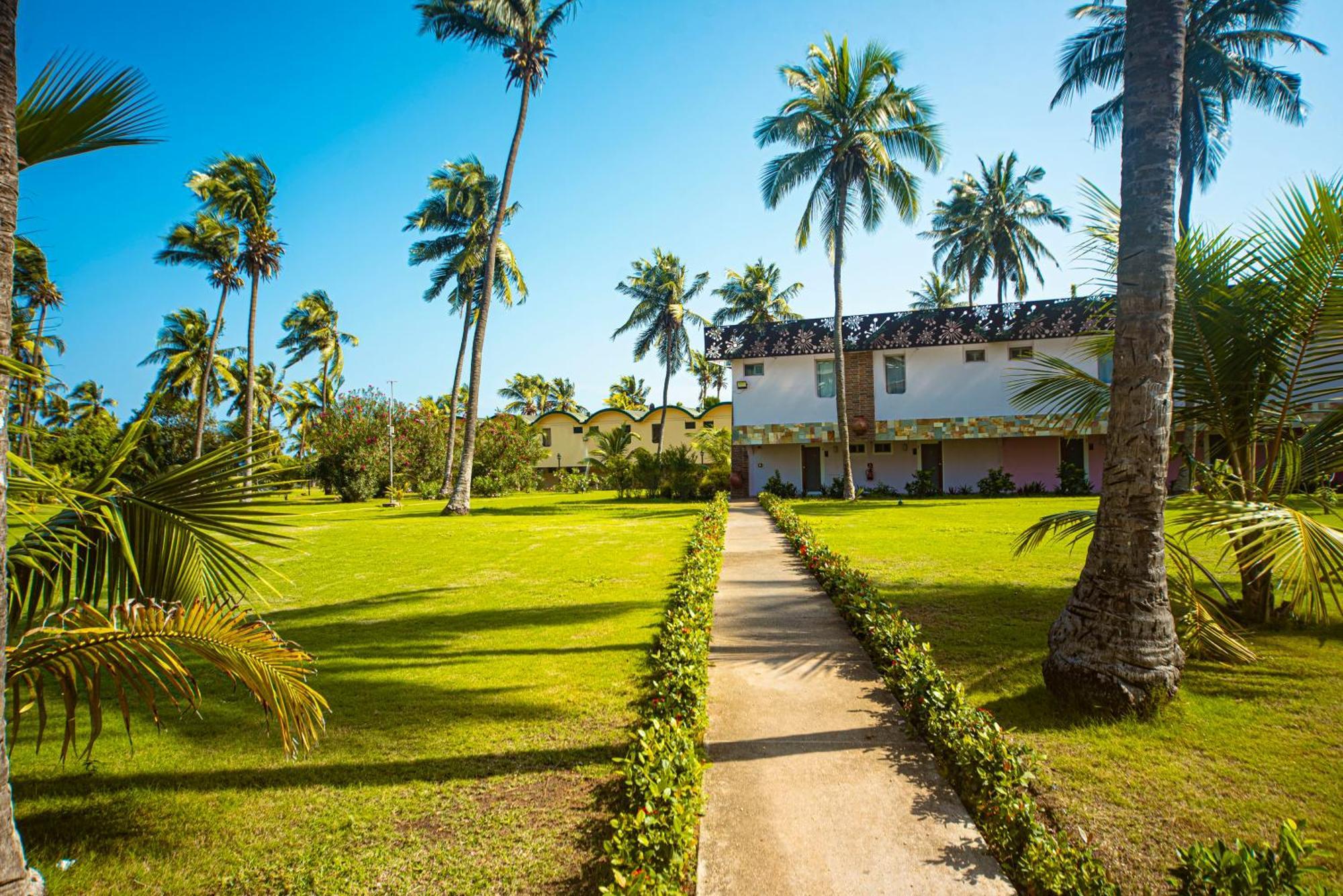 Hotel Sarakawa Lome Ngoại thất bức ảnh