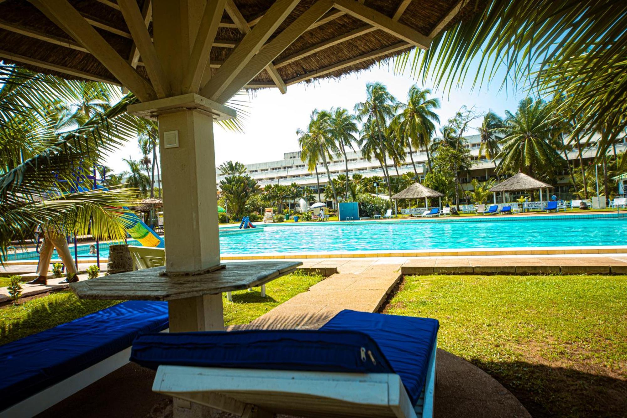 Hotel Sarakawa Lome Ngoại thất bức ảnh