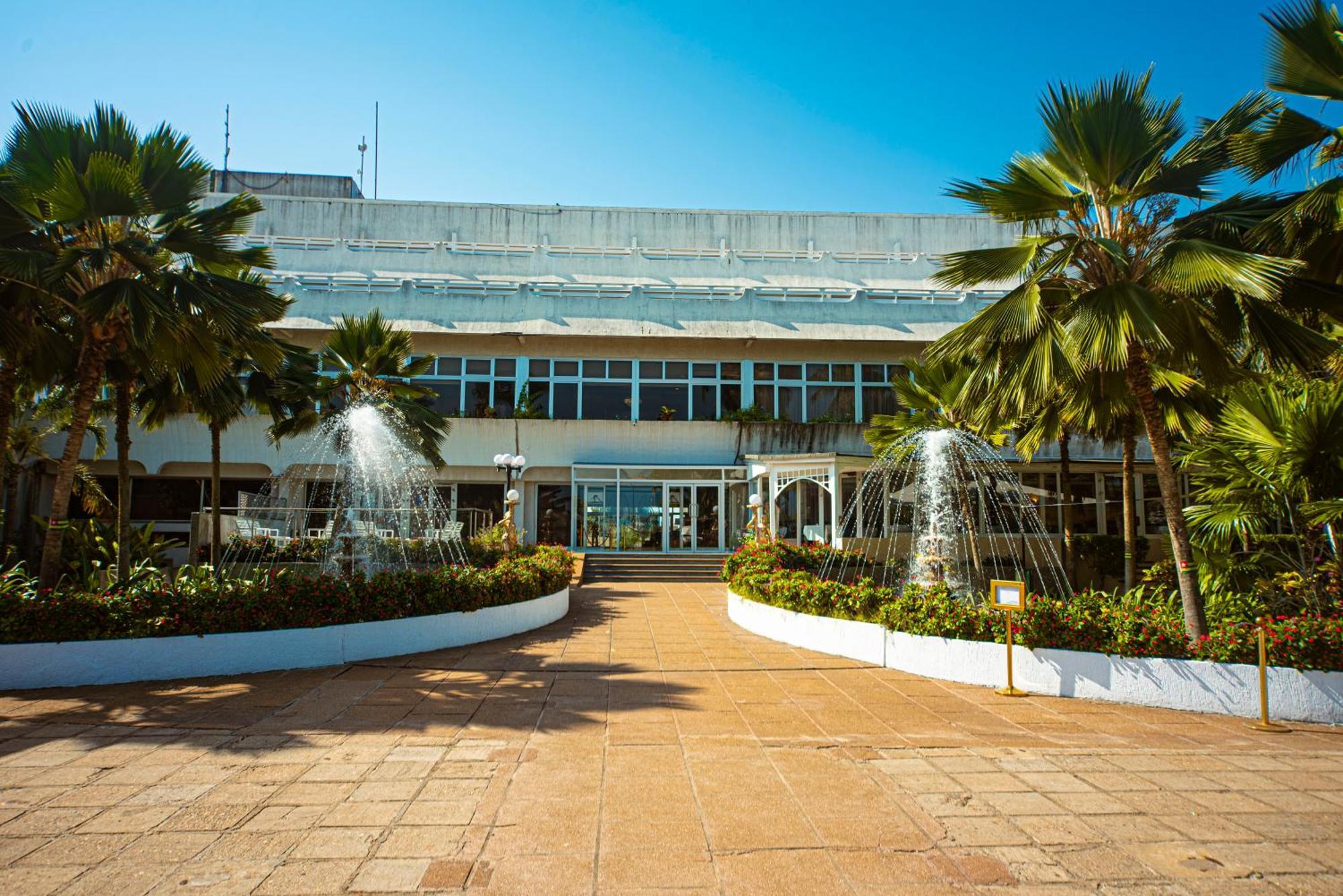 Hotel Sarakawa Lome Ngoại thất bức ảnh