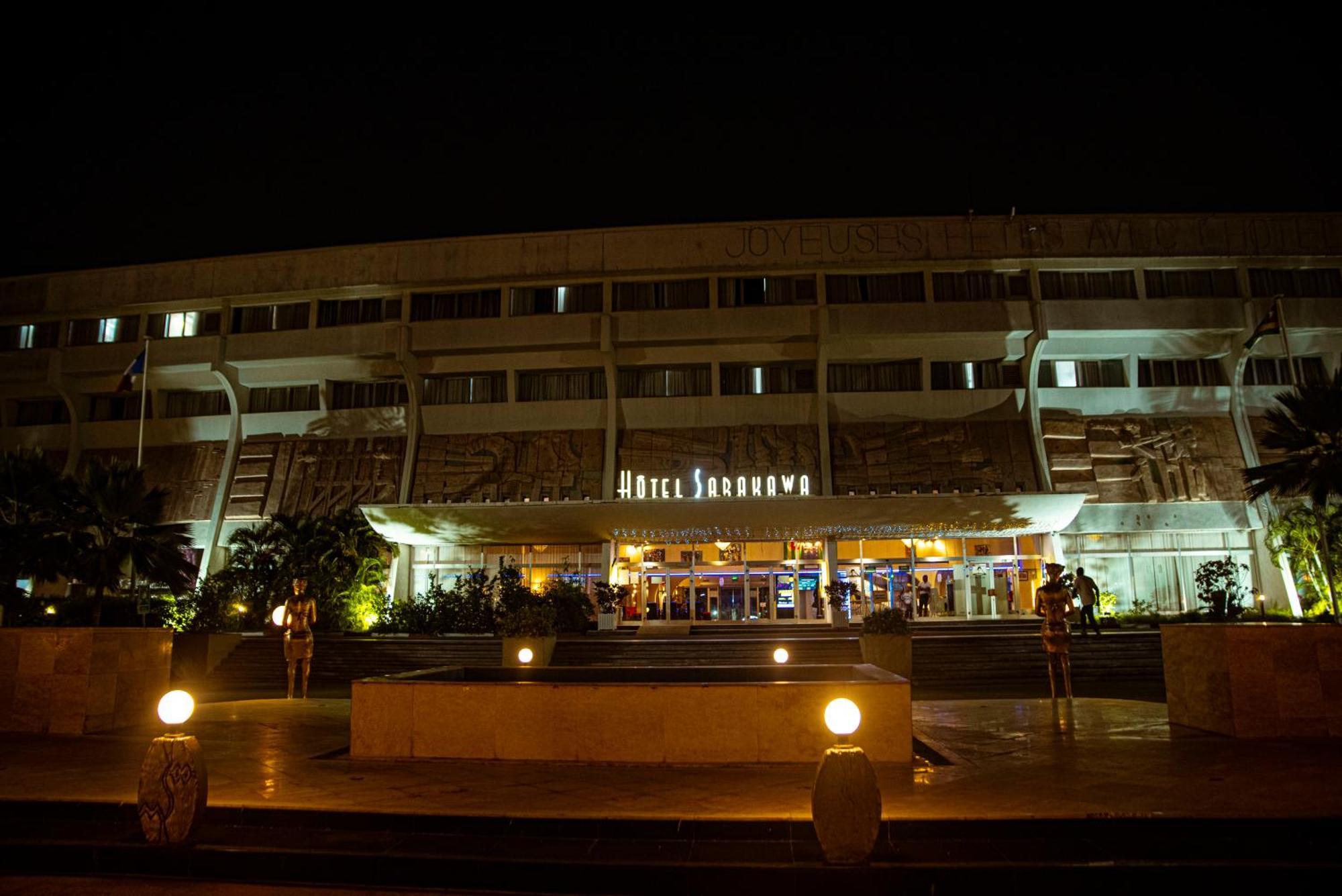 Hotel Sarakawa Lome Ngoại thất bức ảnh