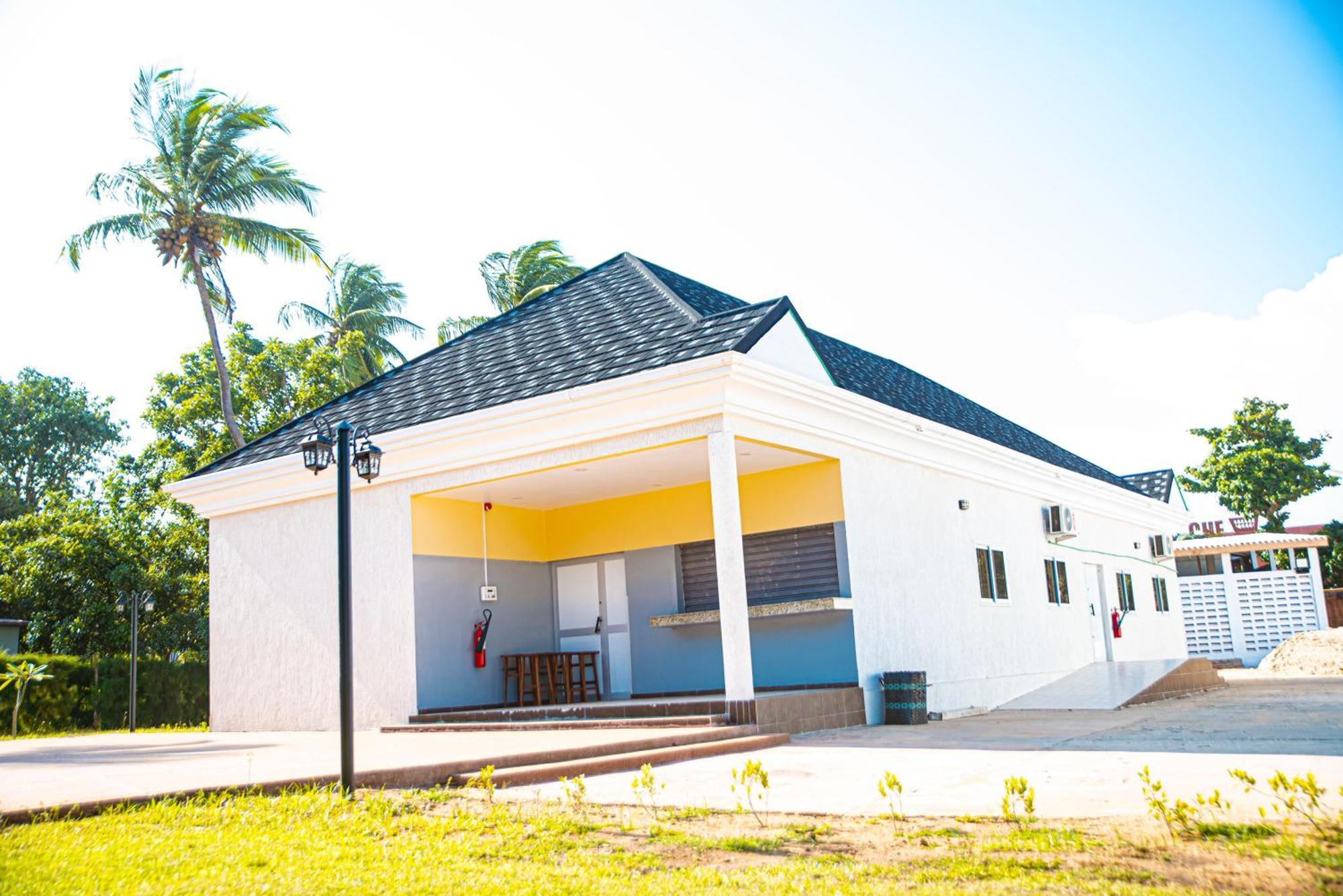 Hotel Sarakawa Lome Ngoại thất bức ảnh