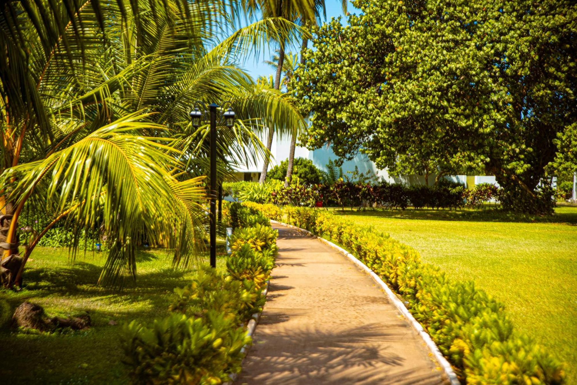 Hotel Sarakawa Lome Ngoại thất bức ảnh